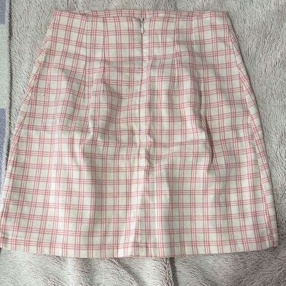 Brandy Melville Pink Plaid Mini Skirt - Picture 3 of 3